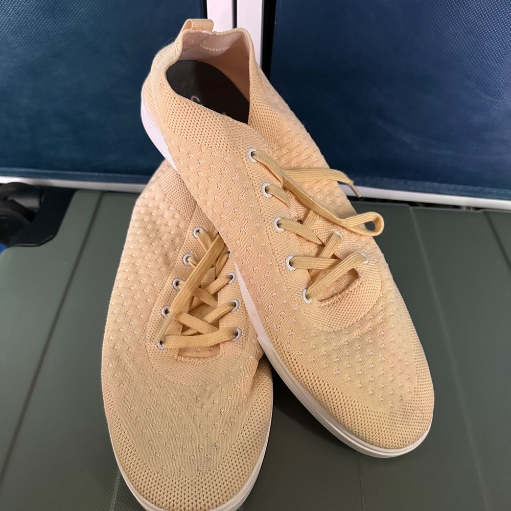 Men's Suavs Yellow Casual Knit Shoes - Lightly Worn - Size 13